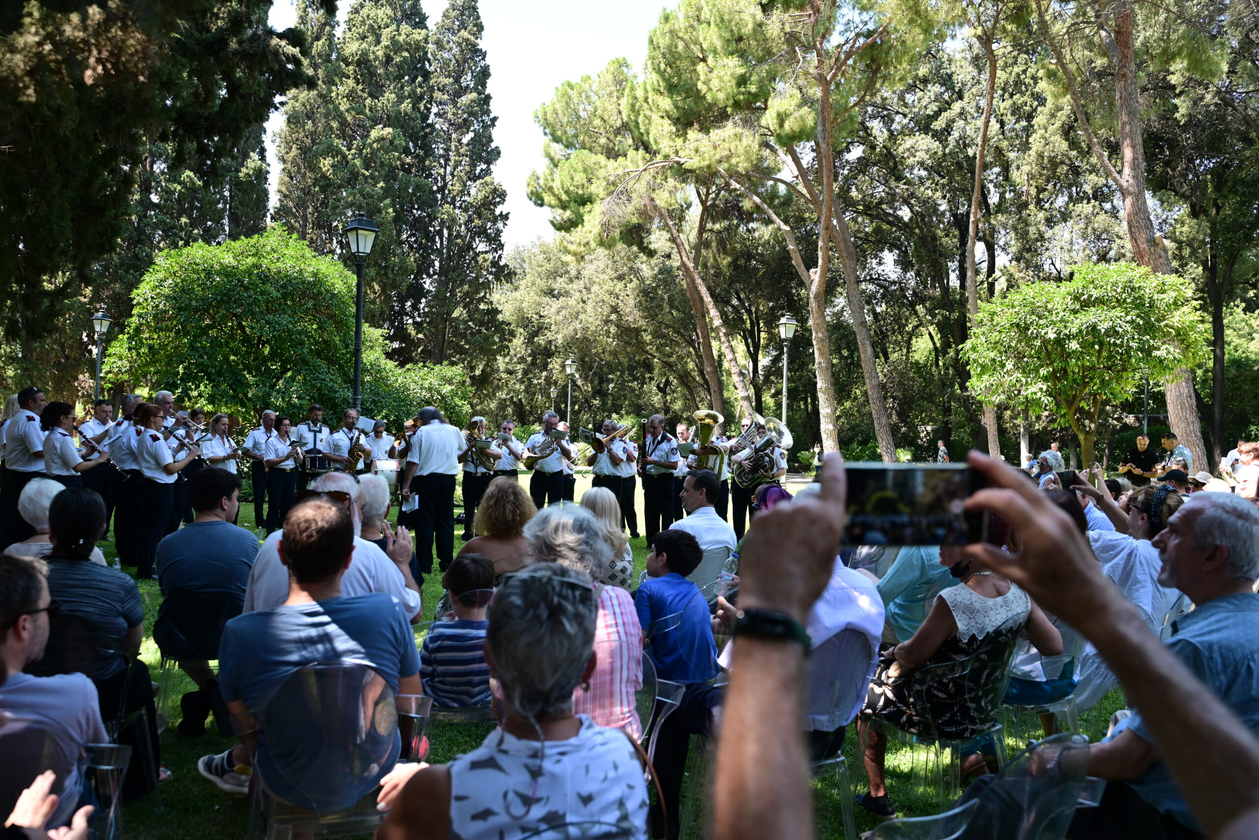 [370923] ΕΚΔΗΛΩΣΕΙΣ ΣΤΟΝ ΚΗΠΟ ΤΟΥ ΠΡΟΕΔΡΙΚΟΥ ΜΕΓΑΡΟΥ ΜΕ ΑΦΟΡΜΗ ΤΗΝ ΕΠΕΤΕΙΟ 50 ΧΡΟΝΩΝ ΑΠΟ ΤΗΝ ΑΠΟΚΑΤΑΣΤΑΣΗ ΤΗΣ ΔΗΜΟΚΡΑΤΙΑΣ  (ΤΑΤΙΑΝΑ ΜΠΟΛΑΡΗ/EUROKINISSI)