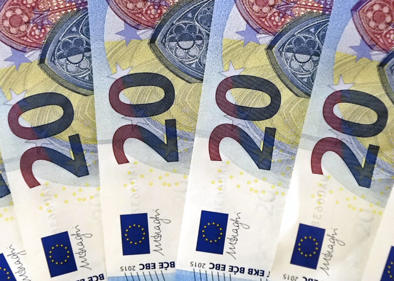 Γαλλία: Οι προεκλογικές υποσχέσεις των κομμάτων προμηνύουν ασφυκτική πίεση για τα δημοσιονομικά της χώρας