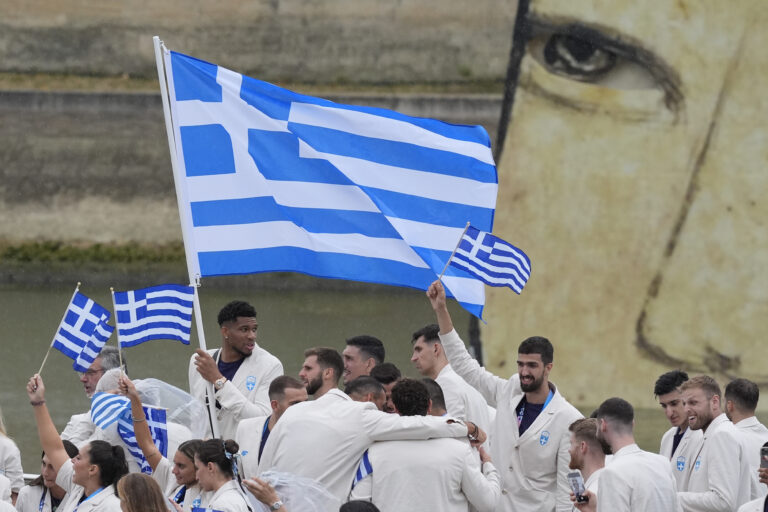 ΕΡΤ: Τηλεθέαση 43,4% έκανε η τελετή έναρξης των Ολυμπιακών Αγώνων