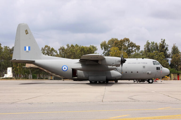 C-130 καθηλώθηκε στην Κεφαλονιά μετά από πρόσκρουση με κολόνα