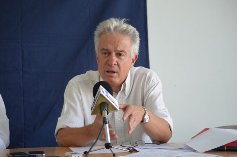 Σκληρή κριτική για τους χειρισμούς του Αχ. Μπέου στο θέμα της πλωτής μονάδας LNG από τον Ν. Παπαπέτρο