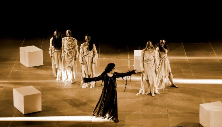 “Six Women in Greek Tragedy”: Διασκευή-σύνθεση αρχαίων τραγωδιών του Αισχύλου, του Σοφοκλή και του Ευριπίδη