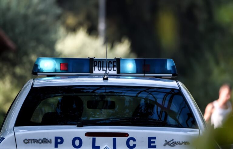 Θεσσαλονίκη: Δεσμεύτηκαν 2,3 τόνοι υγρών καυσίμων που διακινούνταν παράνομα – Συνελήφθησαν τέσσερα άτομα