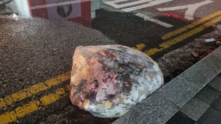 Η Βόρεια Κορέα στέλνει ξανά μπαλόνια με σκουπίδια στη Νότια Κορέα