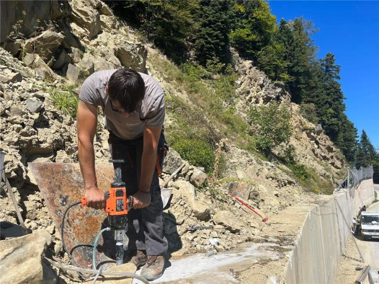 Εργασίες αντιμετώπισης βραχοπτώσεων στην επαρχιακή οδό “Σταυρός – Μπαλί” στο Ρέθυμνο