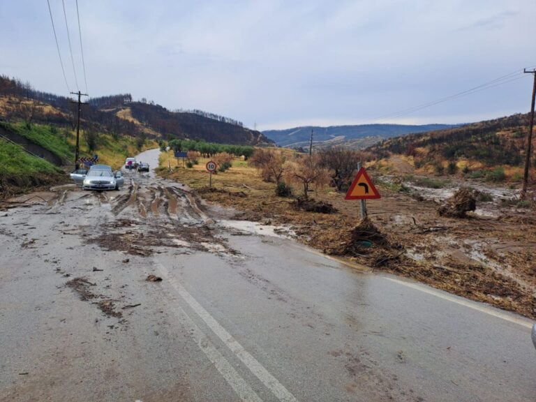 Αλεξανδρούπολη: Υπερχείλιση ρεμάτων και ζημιές σε σπίτια, δρόμους και γέφυρες από καταιγίδα 50 λεπτών