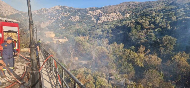 Νέα εστία φωτιάς στην Κρήτη – Ειδοποίηση από το “112” να εκκενωθεί ο οικισμός Κατωφύγι