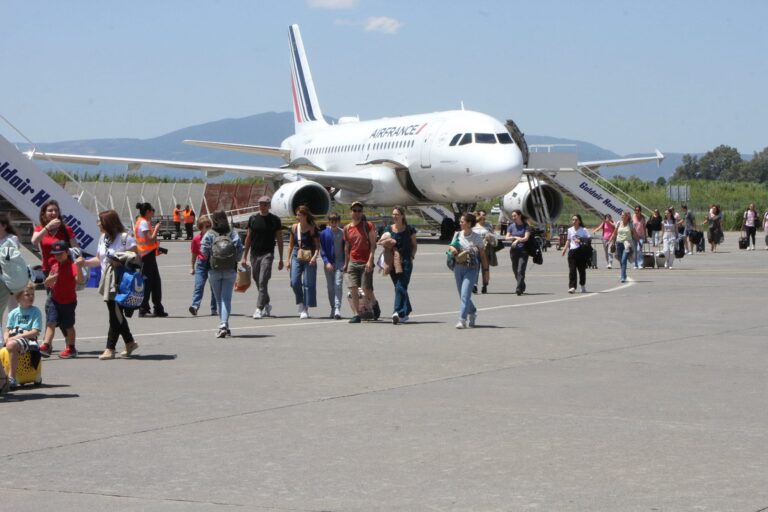 Η Καλαμάτα υποδέχθηκε την πρώτη πτήση της Air France που τη συνδέει με το Παρίσι