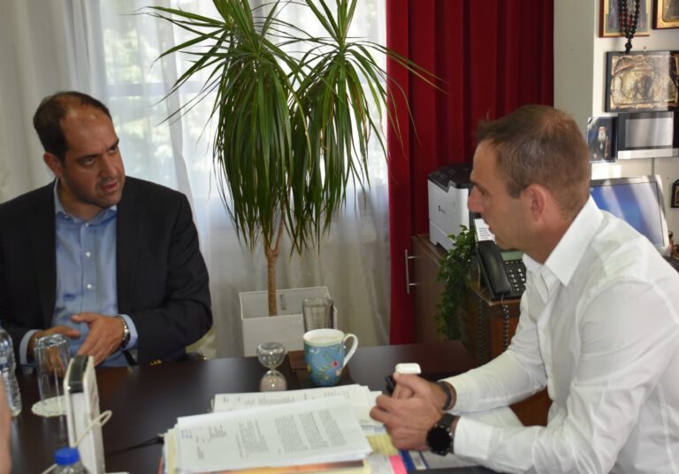 Συνάντηση εργασίας Δημάρχου Καστοριάς Γ. Κορεντσίδη με τον Υφυπουργό Εθνικής Άμυνας Γ. Κεφαλογιάννη 