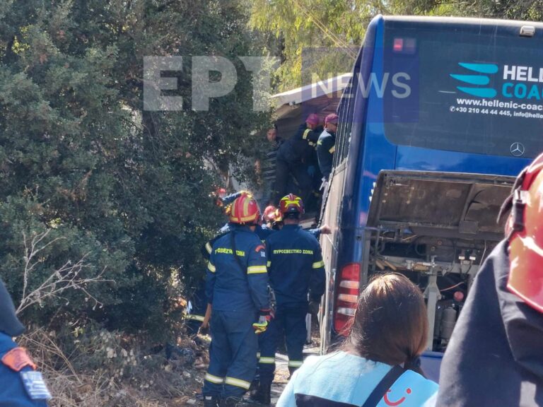 Κέρκυρα: Σύγκρουση τουριστικού λεωφορείου με φορτηγό – Νεκρός ο οδηγός του λεωφορείου