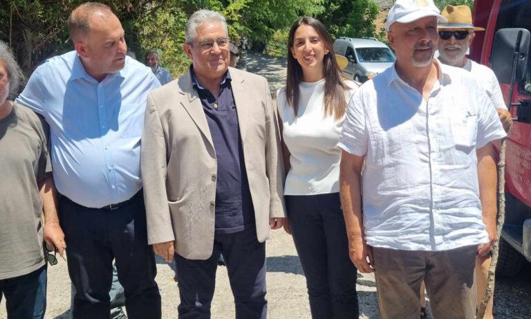 Στην Αρκαδία ο Δ. Κουτσούμπας – Επισκέφθηκε εργαστήριο παραδοσιακής αρχιτεκτονικής