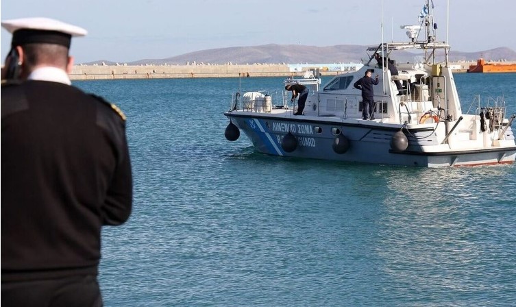 Ασφαλείς οι 10 επιβαίνοντες θαλαμηγού που προσέκρουσε σε ύφαλο στην Πάτμο