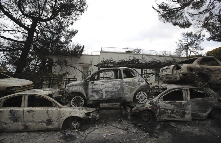 Δίκη για την τραγωδία στο Μάτι: Συγκλονίζει η κατάθεση της Β. Βουκάκη που έχασε τον σύζυγο και τα δύο παιδιά της