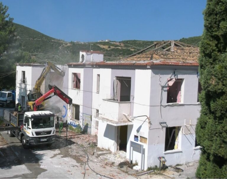 Λέσβος: Κατεδαφίζεται η ψυχιατρική κλινική – Ξεκινά το έργο της κατασκευής νέου κτιρίου