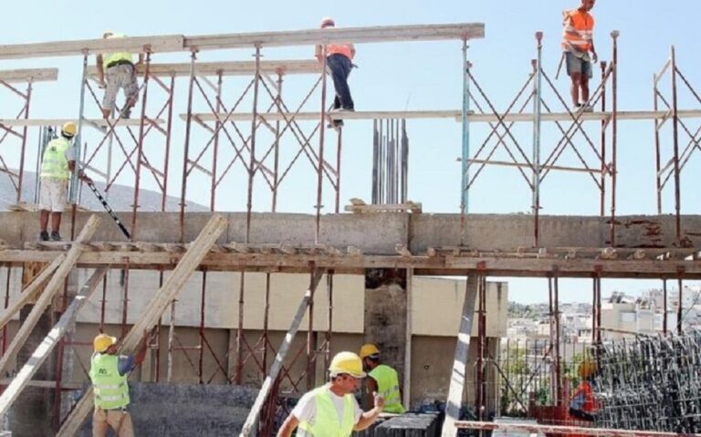Την Παρασκευή 2 Αυγούστου η καταβολή του αδειοδωροσήμου σε εργατοτεχνίτες οικοδόμους