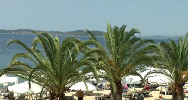 Την Ουρανούπολη επιλέγουν για διακοπές πολλοί προσκυνητές του Αγίου Όρους