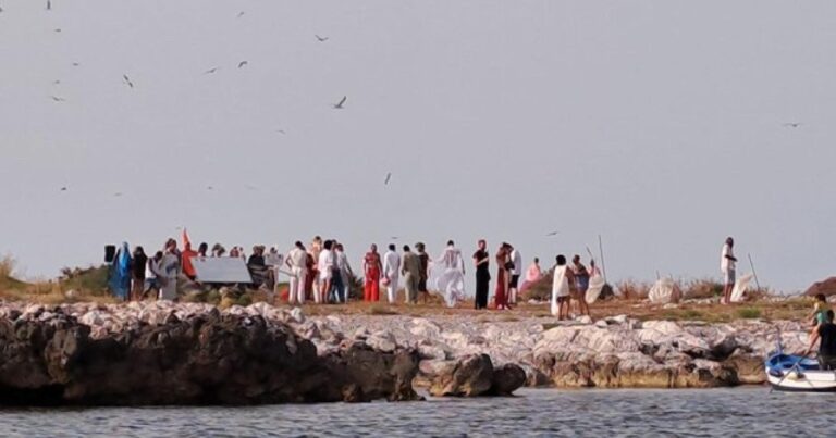 Σικελία: Σάλος με πάρτι σε προστατευόμενο νησί – Ο DJ ένας πρώην αξιωματικός του Λιμενικού