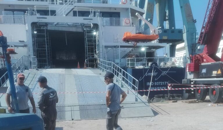 Εργατικό δυστύχημα με ένα νεκρό και ένα τραυματία στα Ναυπηγεία Σαλαμίνας κατά την διάρκεια εργασιών