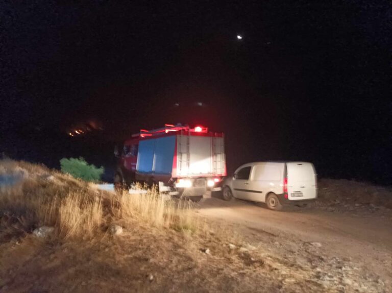 Συνεχίζεται η κατάσβεση της φωτιάς στο Μενοίκιο όρος