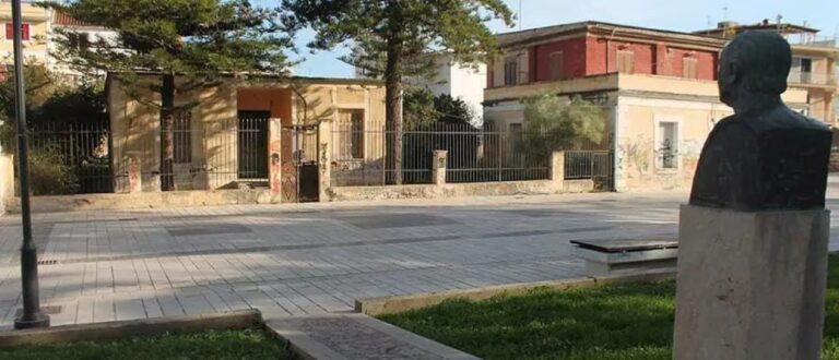Στον δήμο Ναυπλιέων τμήμα της οικίας του ποιητή Νίκου Καρούντζου