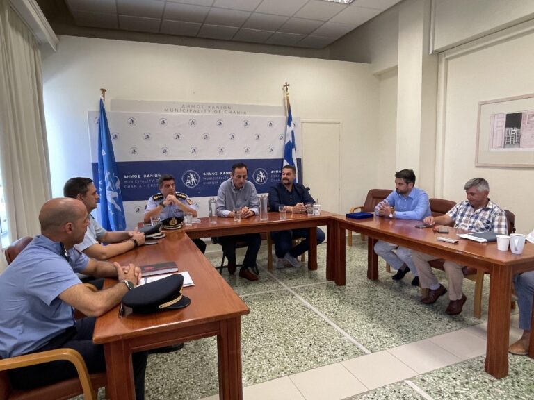 Χανιά: Σύσκεψη για τη συσσώρευση κλαδιών σε δημόσιους χώρους