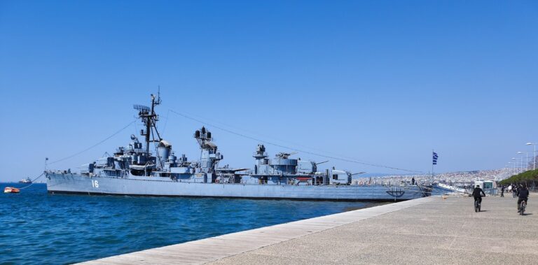 Θεσσαλονίκη: Στον ναύσταθμο Σαλαμίνας θα μεταφερθεί το επόμενο διάστημα για συντήρηση το αντιτορπιλικό πλοίο «Βέλος»
