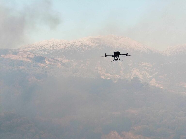 Χανιά: Σε ύφεση η πυρκαγιά στο Σέλινο – Ισχυρή δύναμη της Πυροσβεστικής παραμένει στην περιοχή
