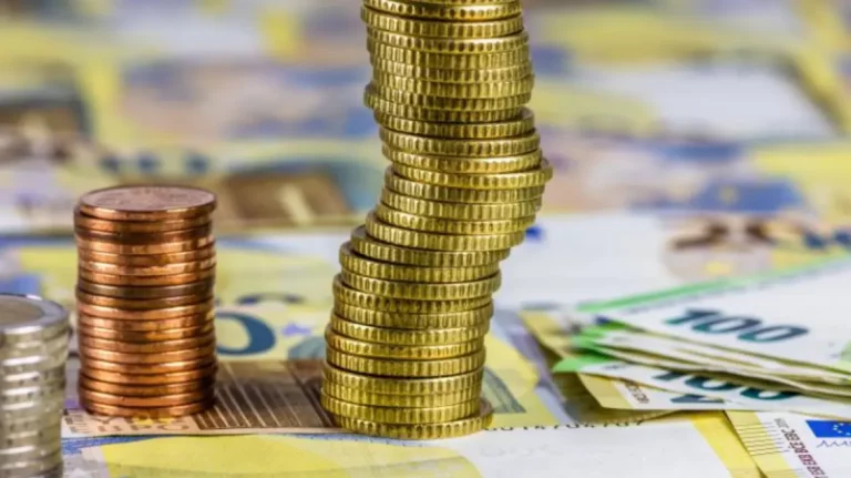 Προϋπολογισμός: Στα 8,7 δισ. ευρώ το πρωτογενές πλεόνασμα στο 9μηνο – Υπέρβαση 2,6 δισ. στα φορολογικά έσοδα, χαμηλότερα 4,2 δισ. οι δαπάνες