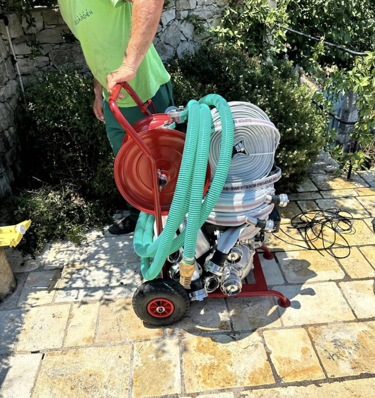 Κέρκυρα: Πυροσβεστικές αντλίες σε κατοικίες στους Παξούς
