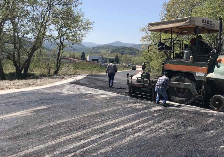 Οδικά έργα από την Περιφέρεια Θεσσαλίας στον δήμο Τυρνάβου