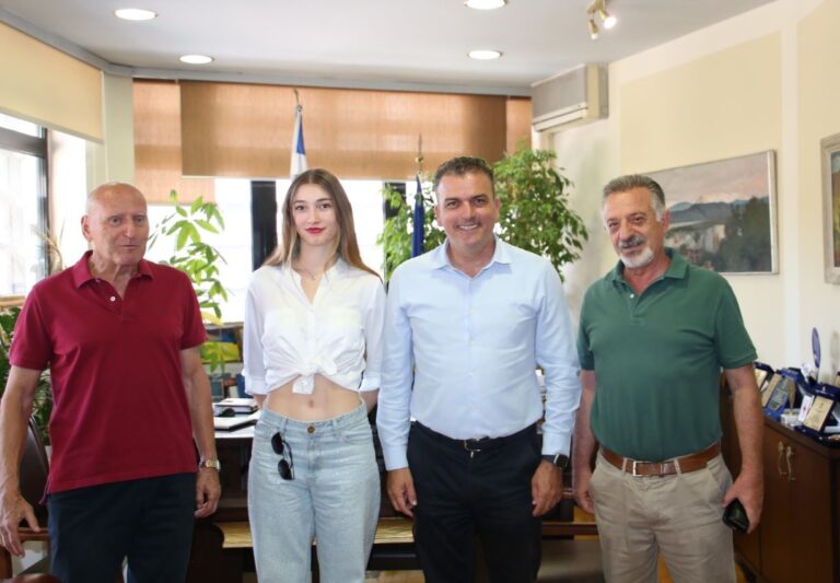 Ημέρα πρωταθλητών στο Δημαρχείο Λάρισας
