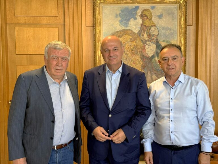 Λάρισα: Το θέμα των ακαλλιέργητων λόγω διαβρώσεων και ρηγμάτων χωραφιών έθεσε στη νέα ηγεσία του ΥΠΑΑΤ ο δήμαρχος Κιλελέρ