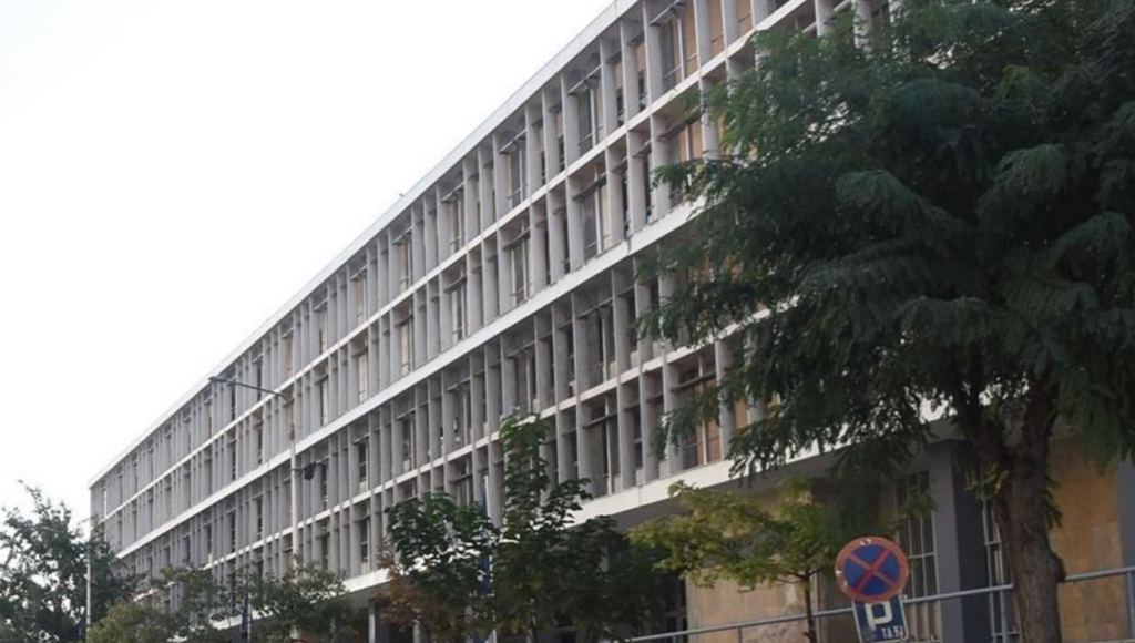 Θεσσαλονίκη: Βίαζε επί πέντε χρόνια την ανήλικη κόρη της φίλης του και την φωτογράφιζε γυμνή