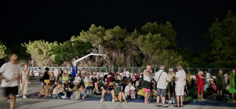 Κως: Υπο έλεγχο η φωτιά στις «Πόρτες» – Άνοιξε ο κεντρικός δρόμος προς Καρδάμαινα