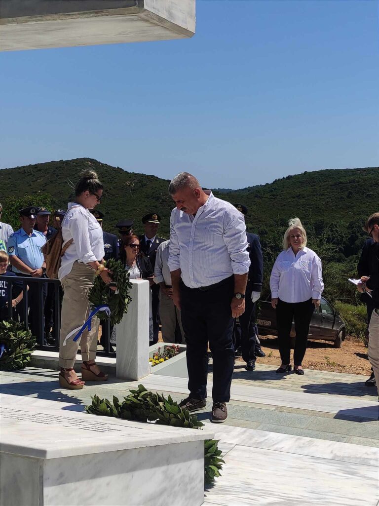 Αποκατάσταση μνημείου πεσόντων πιλότων στο Λαύκο