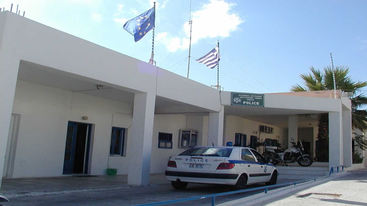 Υπόθεση μαστροπείας εξιχνιάστηκε από την Υποδιεύθυνση Αστυνομίας Θήρας Υπόθεση μαστροπείας εξιχνιάστηκε από την Υποδιεύθυνση Αστυνομίας Θήρας