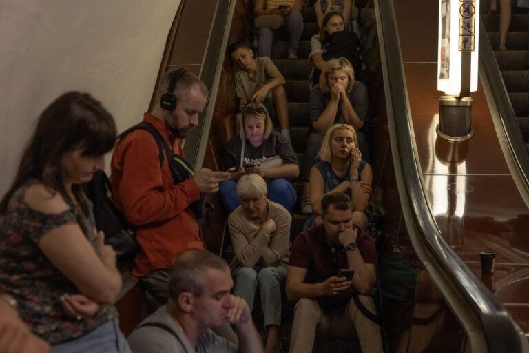 Ουκρανία: Μία από τις μεγαλύτερες επιθέσεις εξαπέλυσε η Ρωσία – Συνεχίζεται η προέλαση των δυνάμεων του Κιέβου στο Κουρσκ