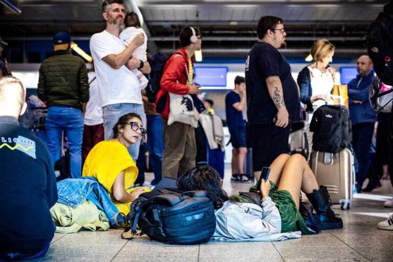 Ολλανδία: Βλάβη στο σύστημα πληροφορικής έθεσε εκτός λειτουργίας το αεροδρόμιο του Αϊντχόφεν και άλλες δημόσιες υπηρεσίες