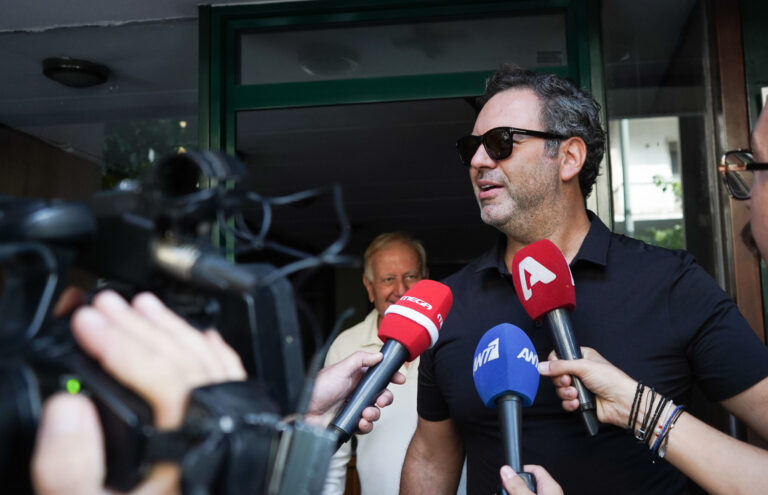 Αδερφός Στ. Κασσελάκη σε Ν. Φαραντούρη: «Συμπορεύσου με τη βάση πριν πάτε όλοι στον πάτο» – Τι είπε ο ευρωβουλευτής στο ΕΡΤΝews