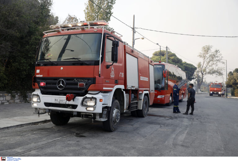 Πυρκαγιά στο Ντράφι – Νέο μήνυμα 112: «Απομακρυνθείτε προς Παλλήνη»