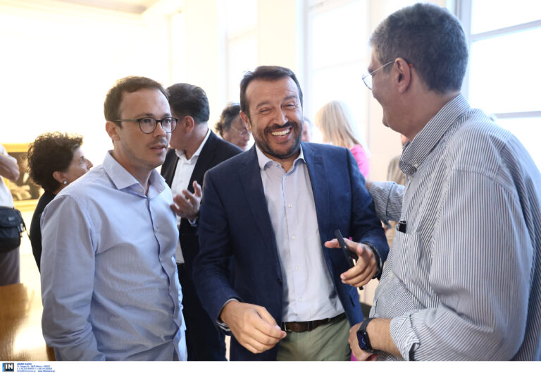 Εντάσεις και διαξιφισμοί στον ΣΥΡΙΖΑ: Με αιχμές η αντικατάσταση του πρόεδρου της ΚΕ – Το σχόλιο Παππά