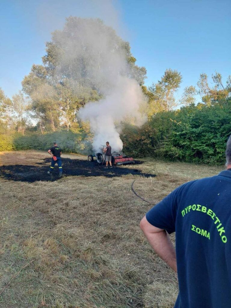 Κέρκυρα: Φωτιά στη Μεσαρά από φλεγόμενο τρακτέρ