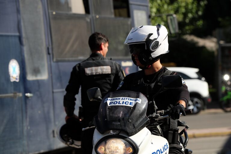 Συνελήφθη ο χούλιγκαν που πυροβόλησε στα επεισόδια έξω από το γήπεδο της Λ. Αλεξάνδρας