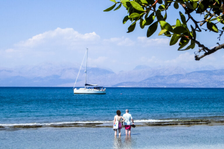 Ο καιρός με την Α. Τυράσκη: Έως 38 βαθμούς κελσίου στα ηπειρωτικά, μελτέμι στο Αιγαίο