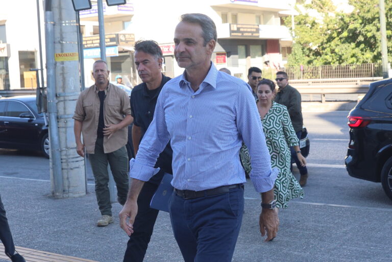 Φωτιά στην Αττική: Σε εξέλιξη διυπουργική σύσκεψη υπό τον Πρωθυπουργό – Στόχος να τρέξουν άμεσα οι αποζημιώσεις