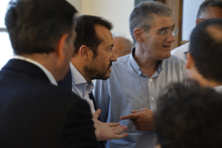 Ν. Παππάς: Όλοι οι βουλευτές είμαστε μαζί ανεξαρτήτως τι ψηφίσαμε – Τι δήλωσε η Β. Κεχαγιά