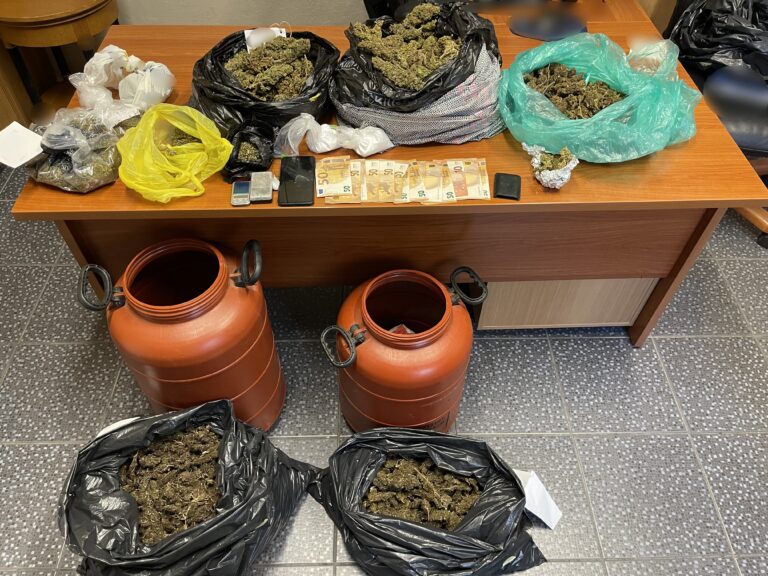 Ηράκλειο: Βρήκαν στο σπίτι του στη Χερσόνησο πάνω από 7 κιλά κάνναβη και τον συνέλαβαν