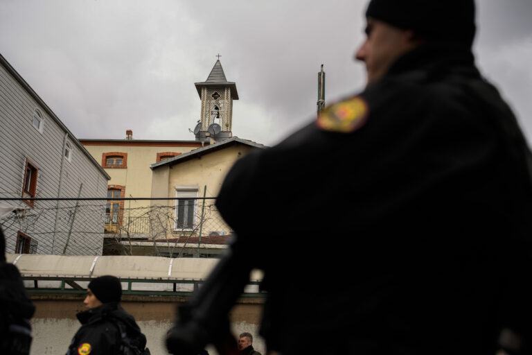 Τέσσερις συλλήψεις σχετικά με τη παράνομη ανασκαφή σε ελληνικό κοιμητήριο της Κωνσταντινούπολης