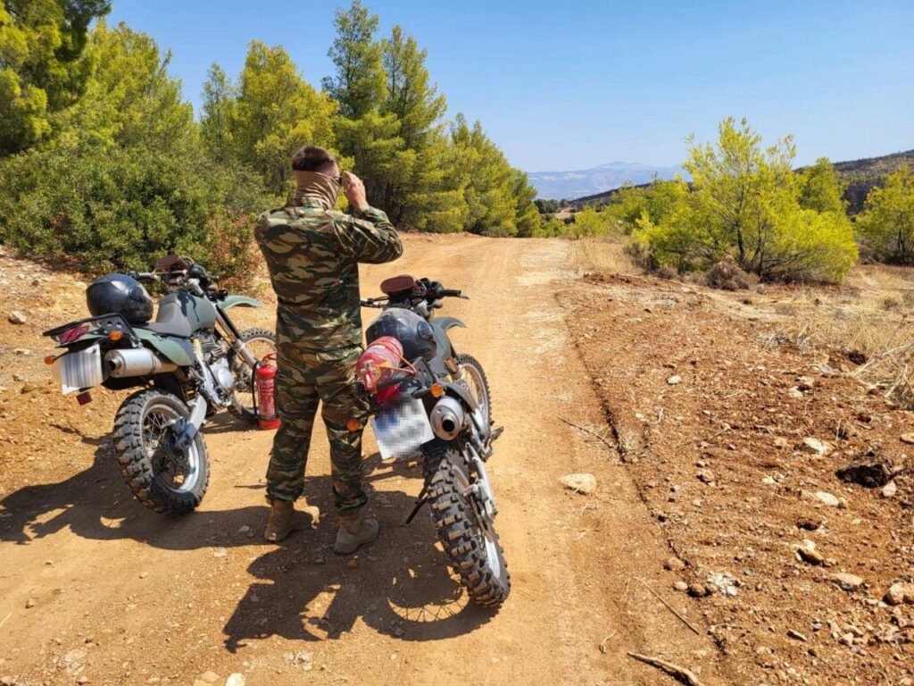 Περιπολίες πυρασφαλείας σε Πάρνηθα και Ροδόπη από τις Ένοπλες Δυνάμεις