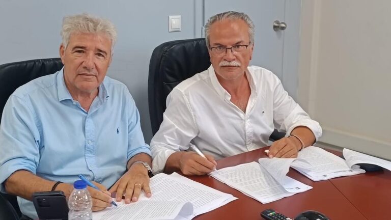 Υπογράφηκαν οι συμβάσεις για τη δημιουργία βρεφικού σταθμού στις Βουκολιές και για αναπλάσεις σε οικισμούς του Δήμου Πλατανιά